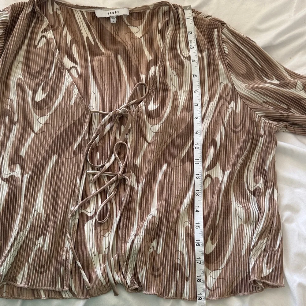 RO & DE Beige & White Swirl Lace-Up Short Sleeve Blouse Size Medium - Picture 5 of 5